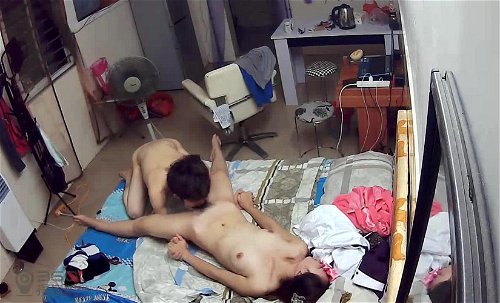 Hack camera phòng ngủ hai vợ chồng trẻ làm tình